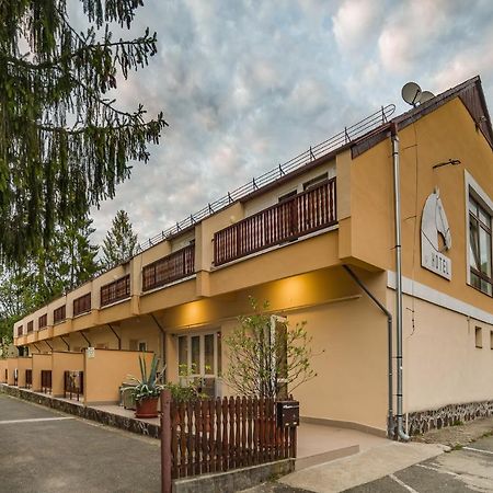Lipicai Hotel és Étterem Szilvásvárad Esterno foto