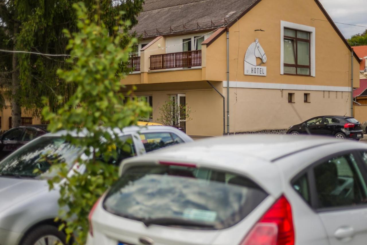 Lipicai Hotel és Étterem Szilvásvárad Esterno foto