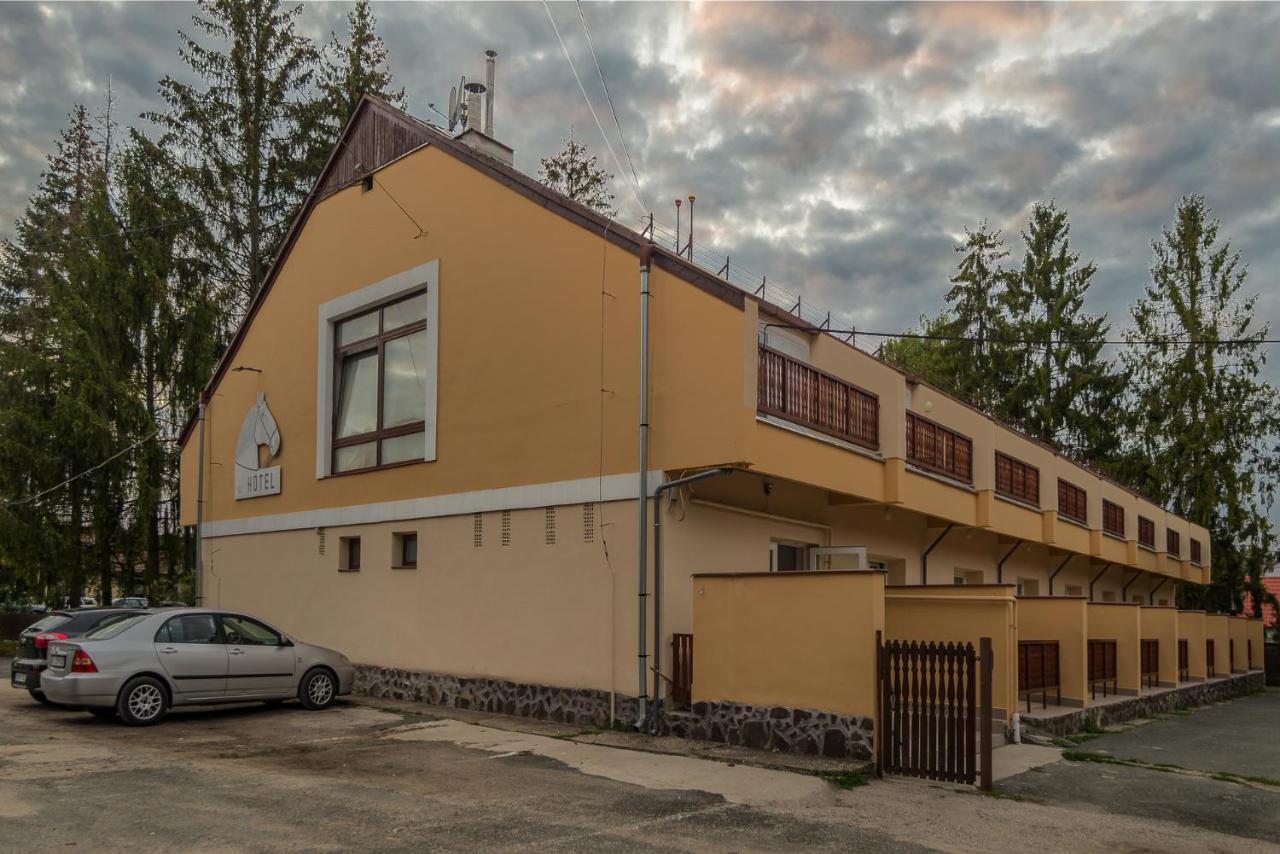 Lipicai Hotel és Étterem Szilvásvárad Esterno foto