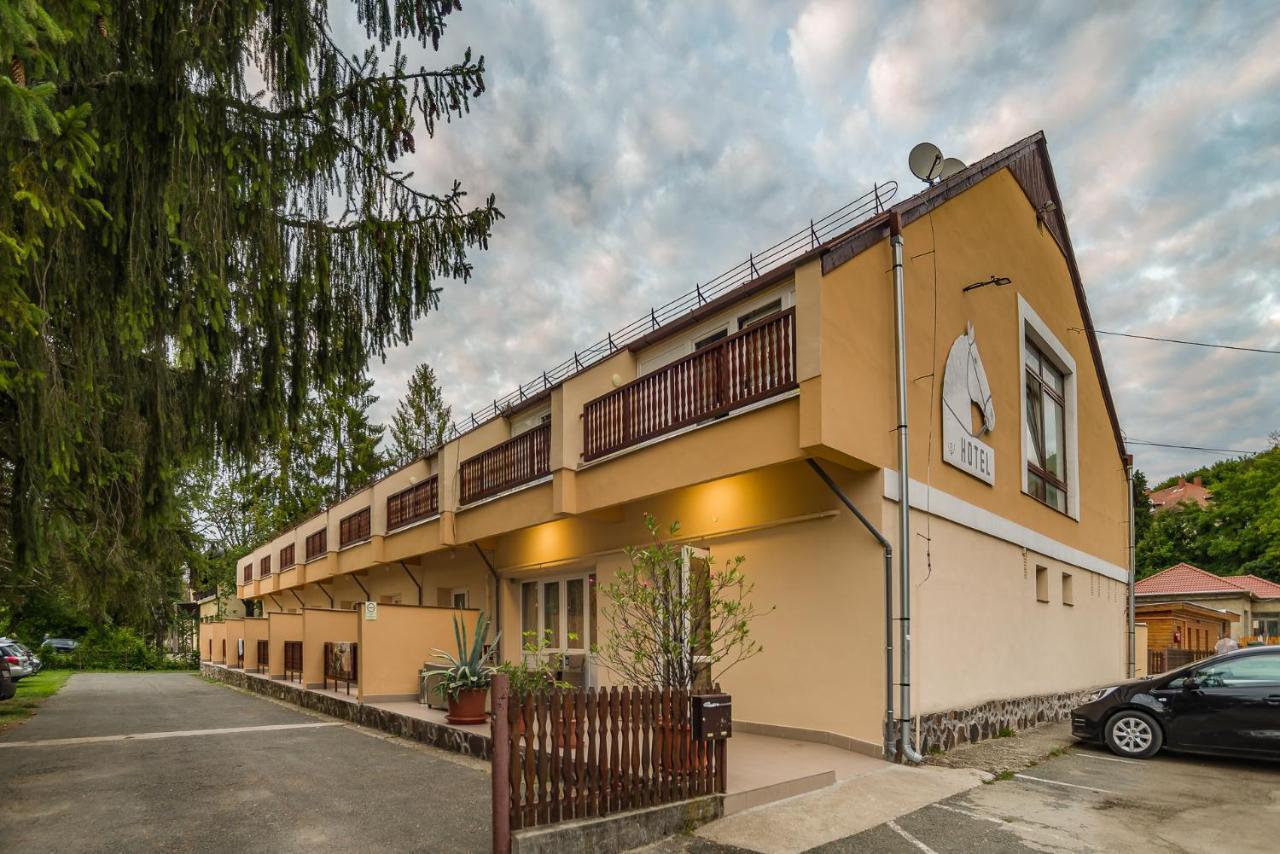 Lipicai Hotel és Étterem Szilvásvárad Esterno foto