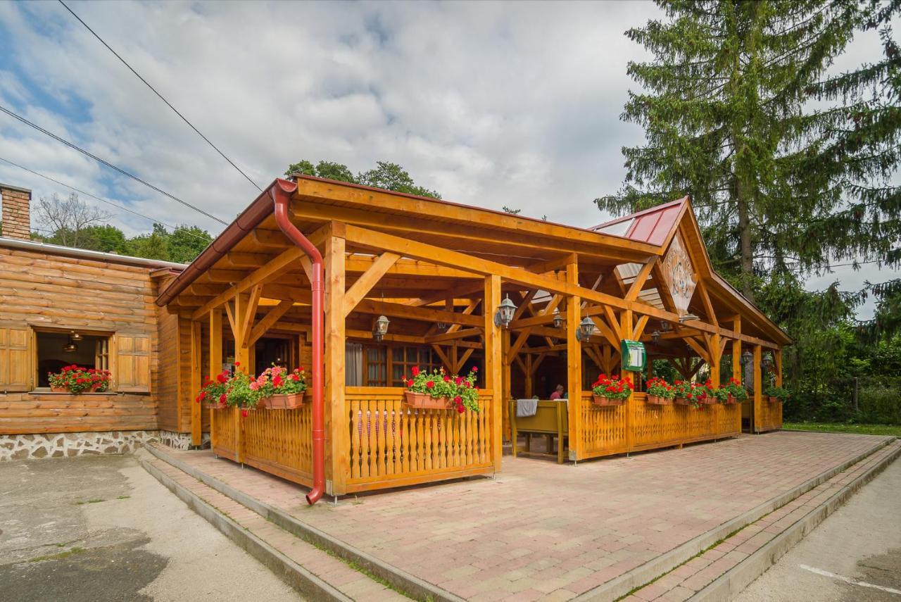Lipicai Hotel és Étterem Szilvásvárad Esterno foto