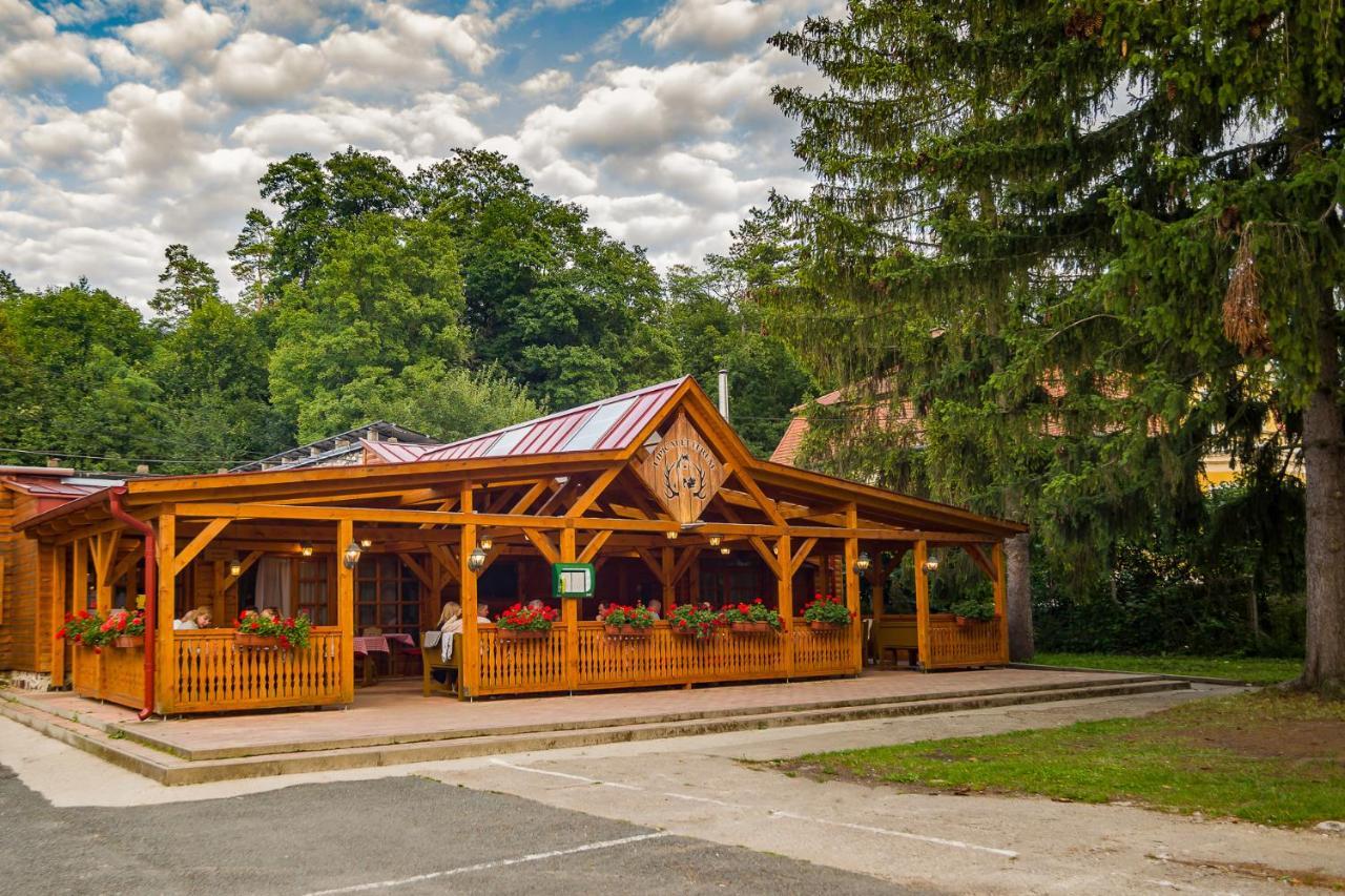 Lipicai Hotel és Étterem Szilvásvárad Esterno foto